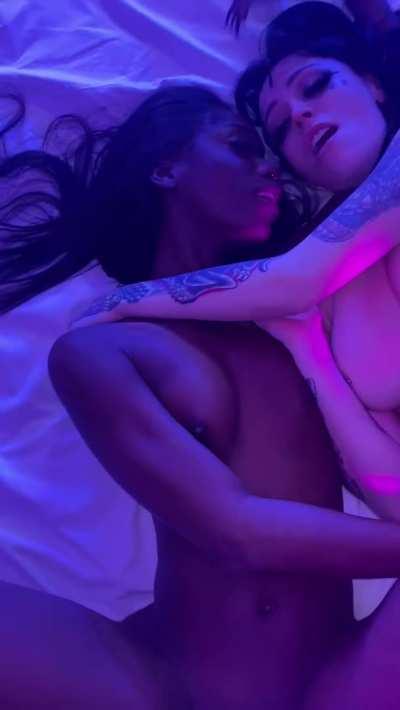 Already planning our next time to make content with our sexy friend Zara 😍😍 don’t miss all of our adventures on OF, new video dropping tomorrow 😉🖤