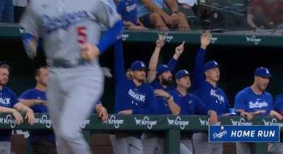 [Highlight] [Highlight] Max Muncy hits a 1st inning grand slam, his 5th career grand salami and 10th of the season for the Dodgers