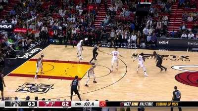 [Highlight] Kyrie crosses Oladipo and nails the 3 to give him 24 points in the first half