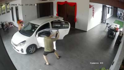 Machete-Wielding House Robbery in Muar