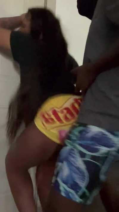 Juicy ass 🍬🍑🤎