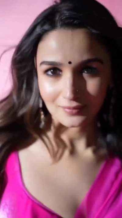 Alia Bhatt 🥵
