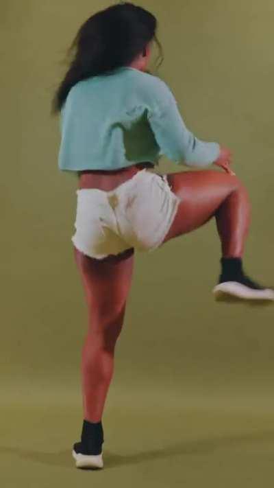 Bend back (@kay.lvoe)