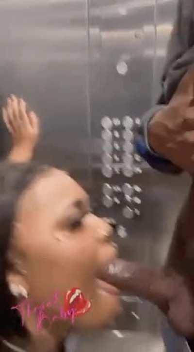 Elevator Throat F*ck 🔥🔥