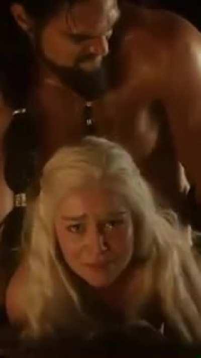 Emilia Clarke is the definition of breeding material