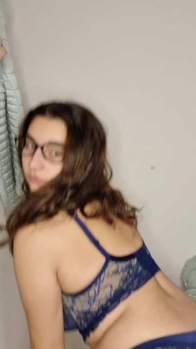 I wonder how many daddies here wanna fuck my tight pussy 😇