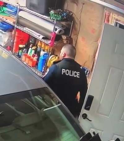 Police officer resigns after intentionally damaging car during a search.