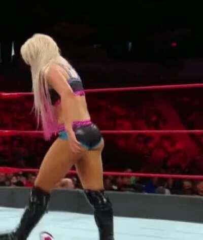 Alexa Bliss booty