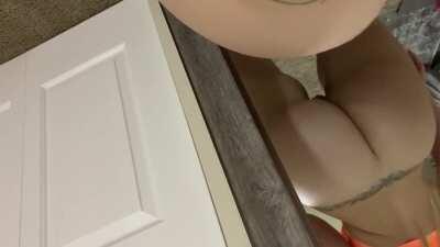 I’d sub to her onlyfans again if she started posting 😂🍑