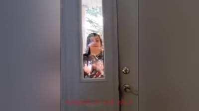 Karen ameaça matar cachorro por causa da senha do Wifi