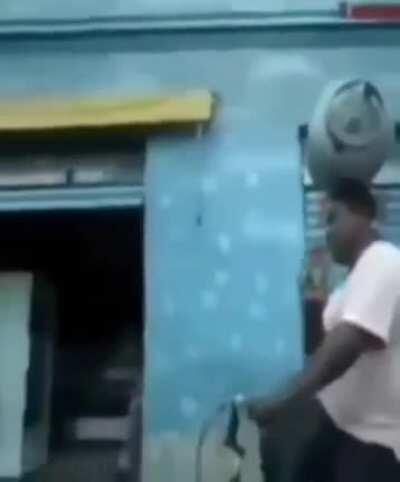 Despertador do diabo(&Aacute;udio estourado no in&iacute;cio)