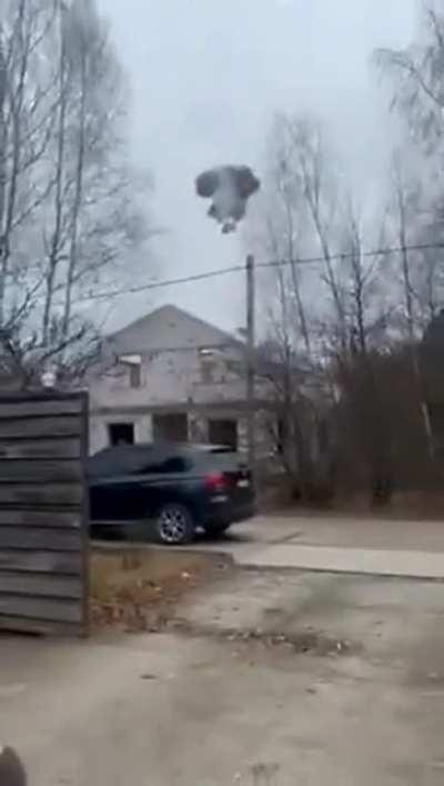 Perfectly tracking a missile directly overhead and not losing the shot when it explodes mid-air