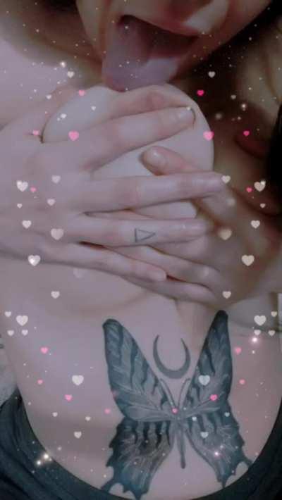 hey boy 😳 i'm ready to have fun tight now, join me? 💋😍