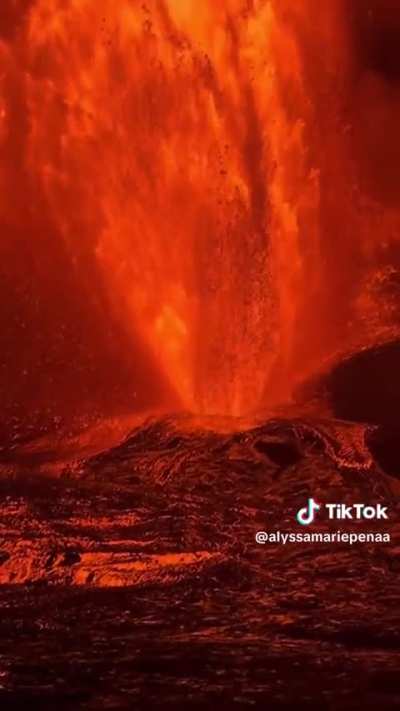 🔥 Insane Eruption in Hawaii