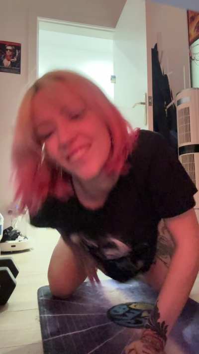 im not gonna show you my tits lol jk I will