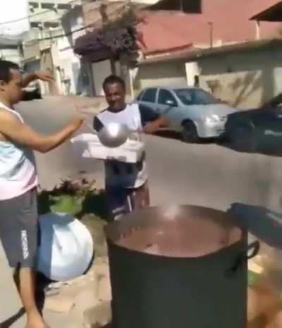 Bora comer uma feijuca?