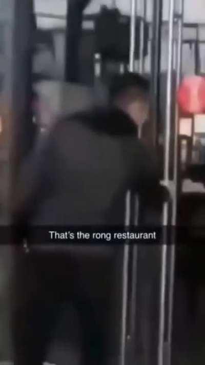 i think theyre in the rong restaurant