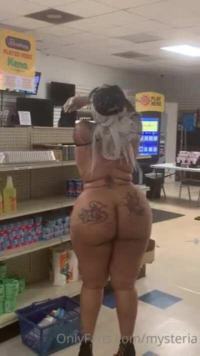 She get naked in the store