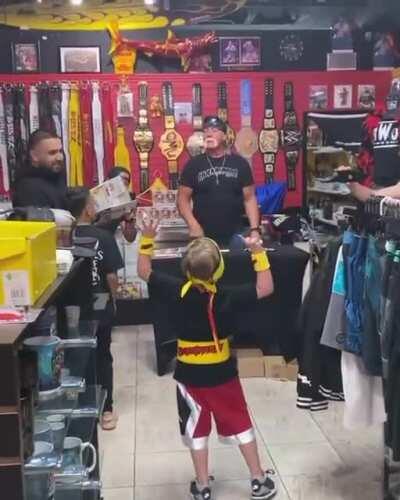 A young chad in Hulk Hogans beach store