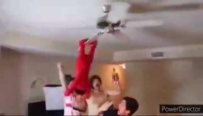 Elmo… e suas festas 😳😳