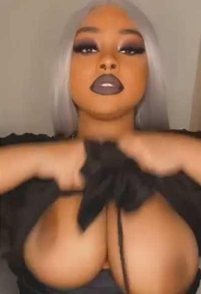 Big Titty Goth Blasian GF, anyone? OC