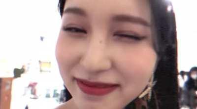 210613 - Mina wink