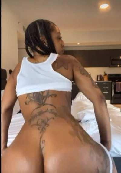 B33n twerk!ng @ll her L!fe😅