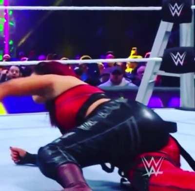 You can hear it clapping