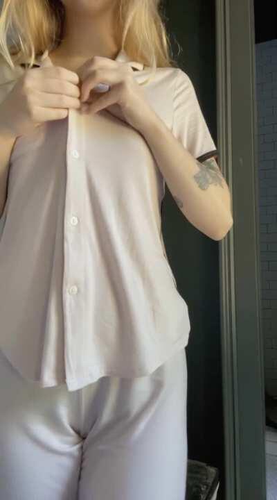 [OF] My clumsy attempt at a strip tease... 🙂