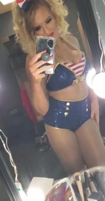 Lacey Evans