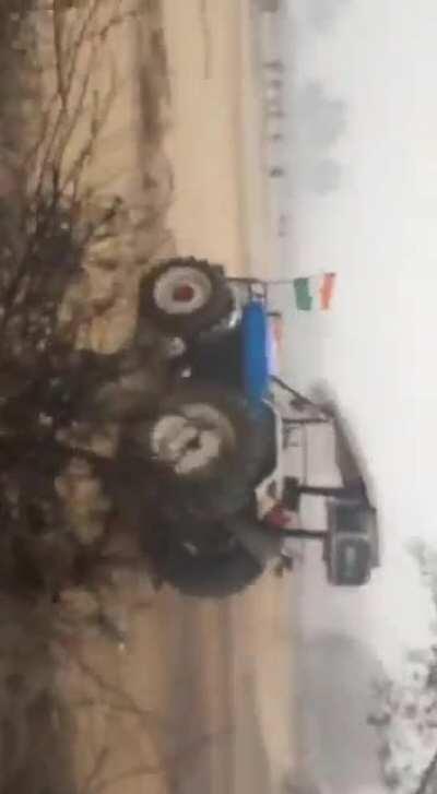 Tractor flipped, driver thrown out, while it was on cruise control [India]