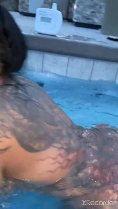 Hot AF😍👅💦 (Get 3GB Folder includes BG sextapes in Comment)👇👇