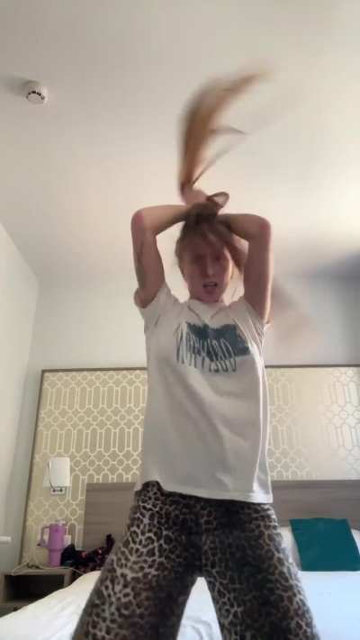 GirlsInaGif. UNBG. Pippi Longstockings goes helikopter helikopter!