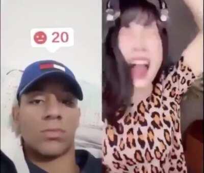 Essa asiática me faz lembrar de um hentai