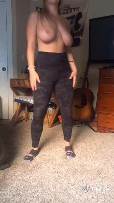 take here folder ( vid & pic ) for a limited time in the comments