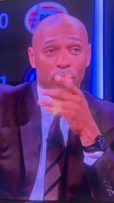 Thierry Henry to Kane “You look gooood in red & white”