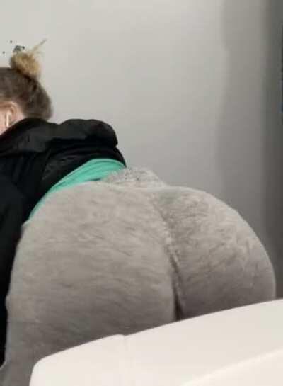 he say that way that thing move it’s a movie 😜