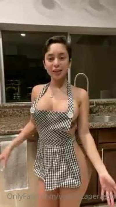 Thick Venezuelan girl