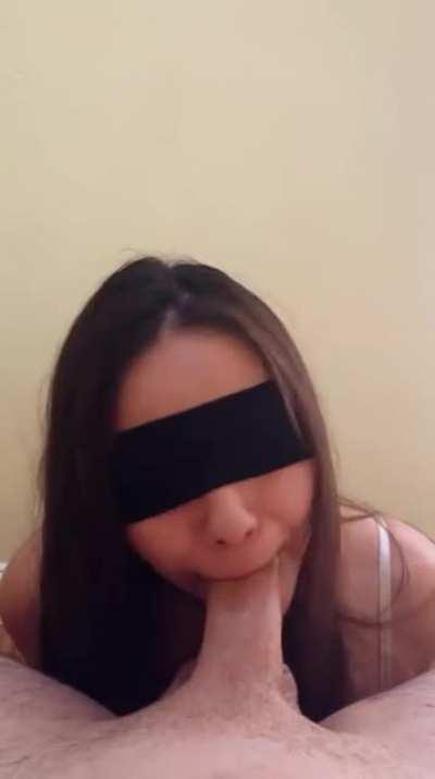 I can do it with no hands 💁🏻‍♀️