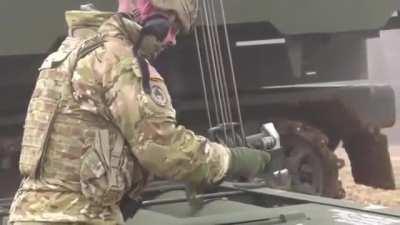 The American M270 multiple launch rocket system can destroy military targets at a distance of up to 120 kilometers. And it is already in service in Ukraine.