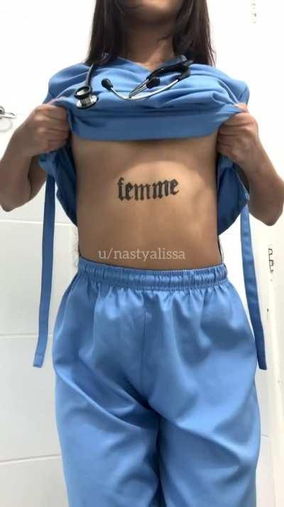 come meet me in the hospital bathroom 😜