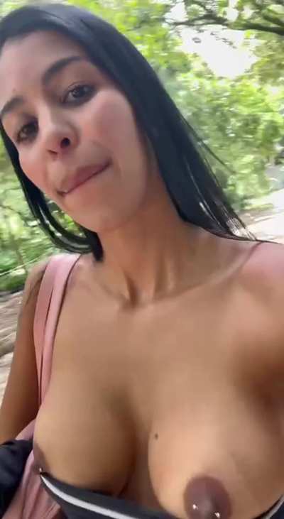 Let me show my boobs in the park 🫣