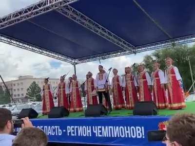 Olympic champion Vitalina Batsarashkina was greeted in Omsk with the song 