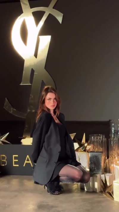 Charleen Weiss - 'Dressed in glam, finished in Libre by YSL Beauté' - IG December 2025