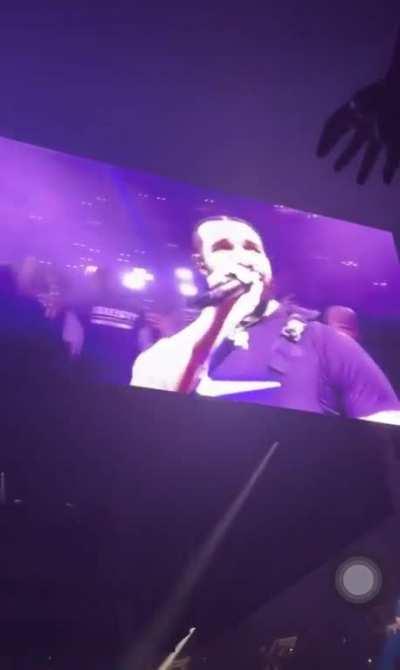 “Locate this women immediately” LMAOO. 