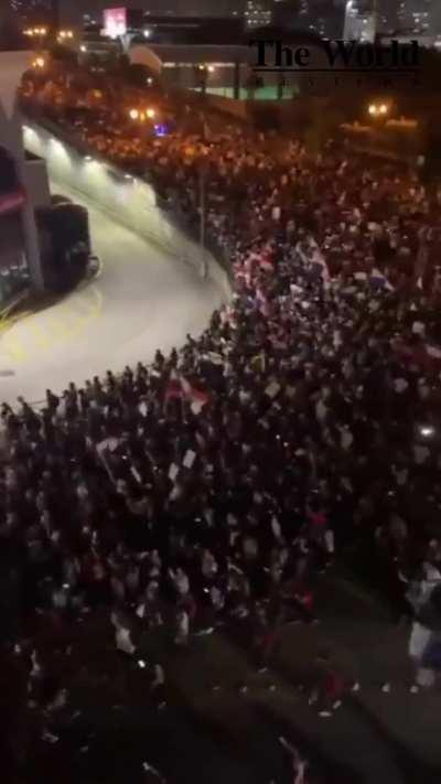 Massive demonstrations reported in Panama against a mining concession.