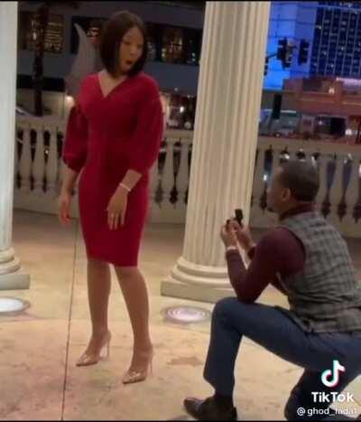 Photoshoot turns into a proposal