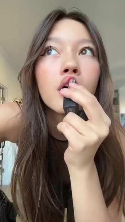 Lily Chee | Tiktok ✨