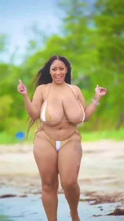 Brija Monet (@brijamonet.llc)