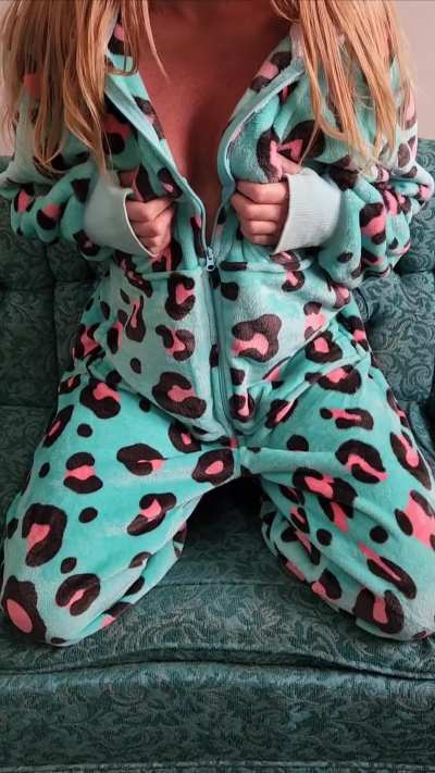 Let me fulfill all your fleece fantasies 🥵